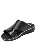 Sandalia casual de cuero negro para mujer, diseño resistente y ligero, con forro de poliuretano suave.