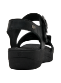 Sandalia negra de cuero, estilo casual, perfecta para mantener frescura y bienestar.