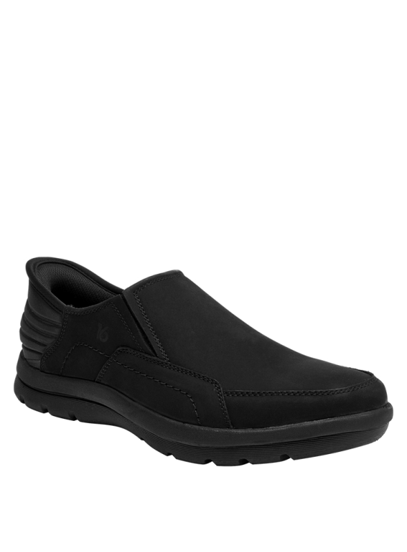 zapatilla marrón casual para hombre, mezcla de cuero y textil, con confort añadido en el talón y detalles estilizados.