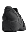 Zapato de cuero negro para mujer, ideal para caminar, con revestimiento interior suave y diseño sobrio pero sofisticado.