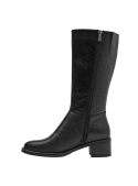 Bota de cuero negra para mujer, caña alta y costuras discretas, combina comodidad y sofisticación.