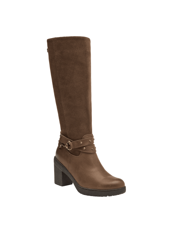 Bota de cuero negro para mujer con correa y hebillas, diseño versátil para atuendos casuales y formales.