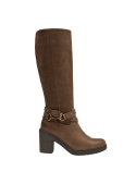 Bota casual de cuero café, versátil para atuendos formales e informales, adecuada para diversas ocasiones.