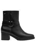 Calzado casual para mujer en cuero negro, diseño con detalle trenzado y hebilla, perfecto para múltiples looks.