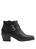 Botín negro de cuero para mujer, costuras detalladas en el borde superior para un toque adicional.