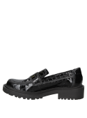 Zapato mocasín de charol negro para mujer, cuero con acabado brillante y patrón cocodrilo, ideal para comodidad diaria.