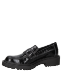 Calzado elegante de charol negro para mujer, mocasín en cuero, suela track gruesa y robusta para uso diario.