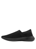 Calzado urbano negro sin cordones para hombre, tejido transpirable, perfecto para ocasiones informales y comodidad diaria.