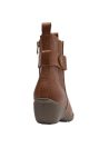 Botín Chelsea café para mujer, perfecto para mantener el confort y estilo en climas fríos.