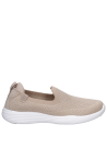 zapatilla urbana beige de mujer con diseño juvenil y comodidad superior.