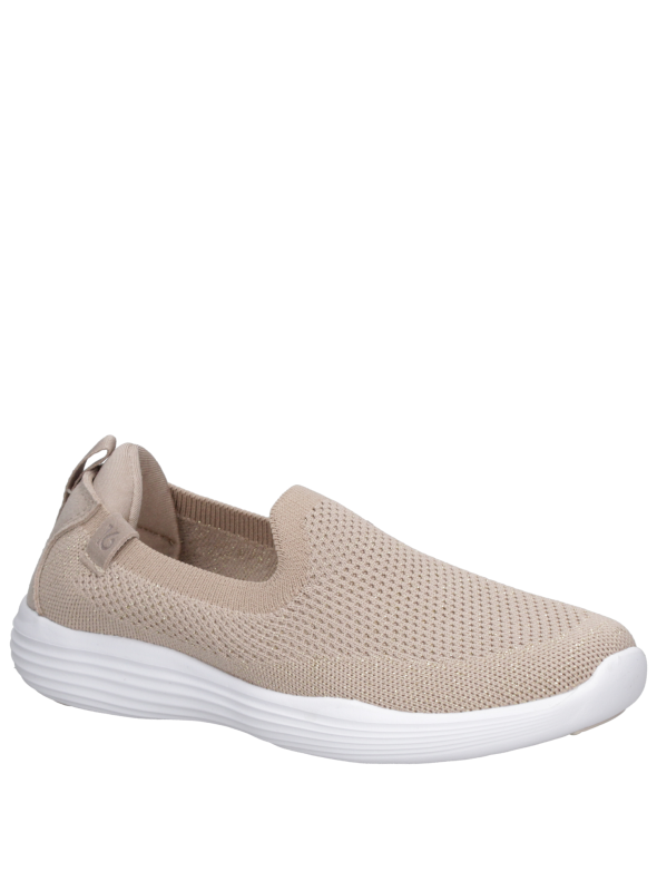 Zapatilla urbana negra para mujer, diseño versátil con materiales de alta calidad y confort excepcional.
