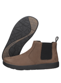 Elegante botín Chelsea de cuero texturizado café, sin cordones, ideal para un estilo casual y versátil.
