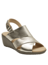 Sandalia de cuero dorado para mujer, perfecta para días calurosos, con punta abierta y diseño ligero.