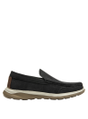 Calzado de cuero negro con suela clara, combinación moderna y versátil para hombres.