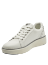 zapatilla de cuero blanca con suela gruesa, perfecta para combinar con jeans o faldas midi