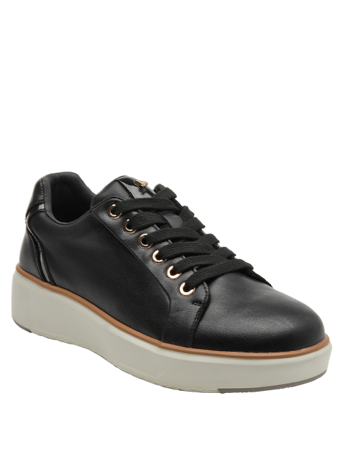 Zapatilla de cuero negro con detalles dorados, versátil para ocasiones informales y semi-formales.