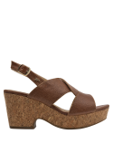 Sandalia bohemia de cuero camel con plataforma cómoda, ideal para salidas informales.