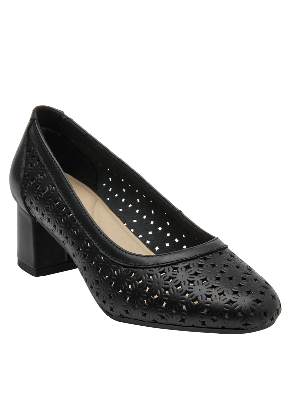 Zapato casual de cuero negro con detalles calados en forma de flores, cómodo para largas jornadas.