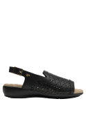Sandalia negra de cuero, versátil y cómoda, ideal para un estilo normcore o minimalista.