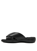 Sandalia de cuero negro, elegante y atemporal, ideal para uso diario.