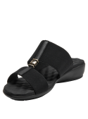 Sandalia negra de mujer con diseño minimalista y tiras cruzadas textil.