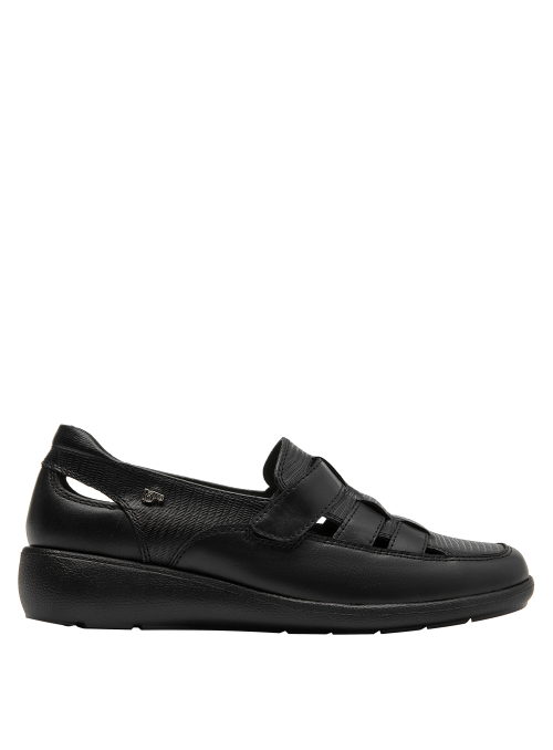 Elegante zapato de cuero negro para mujer, cómodo para uso diario y reuniones informales.