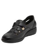 Calzado de cuero negro femenino, estilo sobrio con tiras entrelazadas para un look versátil.