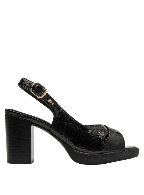 Sandalia formal de cuero negro con tacón grueso, perfecta para ocasiones elegantes y sofisticadas.