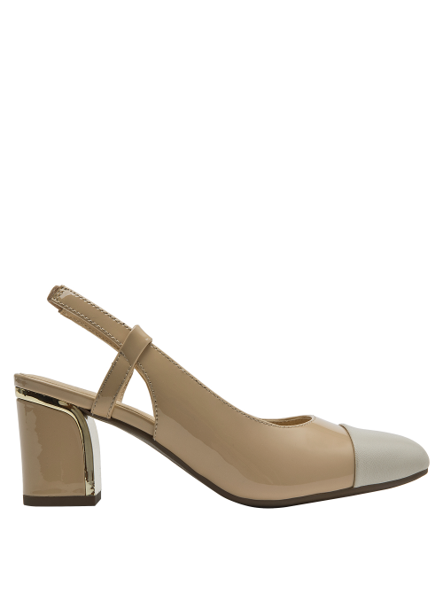 Clásico zapato de cuero beige para mujer, ideal para eventos formales y reuniones.