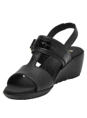 Sandalia negra de cuero para mujer con plataforma moderada y diseño elegante en cuero liso.