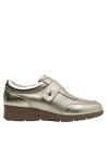 Zapato casual de cuero dorado, versátil para estilos audaces y looks relajados.