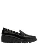 Zapato de cuero negro para mujer, diseño elegante y moderno, ideal para un look casual-chic.