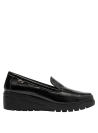 Zapato de cuero negro para mujer, diseño elegante y moderno, ideal para un look casual-chic.