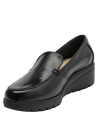 Elegante mocasín femenino en cuero negro, diseño limpio sin decoraciones, perfecto para el trabajo.