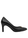 zapato de cuero negro con tacón para mujer, diseño clásico y detalle dorado que añade distinción