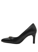 calzado formal de cuero negro para mujer, sofisticado y versátil con diseño clásico y detalle dorado