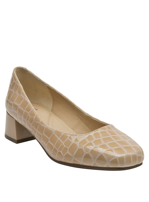 Zapato femenino de cuero beige, diseño minimalista y moderno, perfecto para oficina y reuniones elegantes.