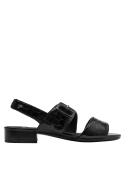 Sandalia de cuero negro para mujer, ideal para eventos formales o casuales.