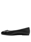Clásica ballerina negra de cuero para mujer, ideal para un look minimalista y sofisticado.