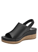 Sandalia de cuero negro con plataforma cómoda, perfecta para ocasiones informales.