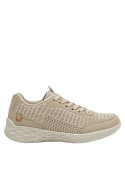 Zapatilla textil beige para mujer, estilo limpio y cómodo para el día a día.