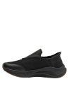 Zapatilla deportiva negra para mujer, líneas limpias y suela cómoda para actividades diarias.