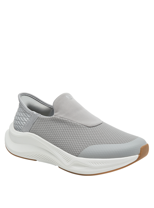 zapatilla versátil para combinar con ropa deportiva o casual