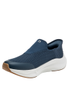 detalle acolchado en talón de zapatilla azul marino slip-on deportiva casual de mujer