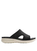Sandalia negra deportiva de mujer para ocasiones informales, adecuada para primavera y verano.
