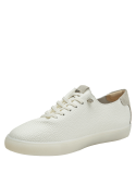 calzado deportivo minimalista en blanco marfil con ojales metálicos y diseño elegante