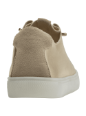 zapatilla dorada de cuero para mujer con acabado metálico sofisticado y suela blanca contrastante