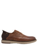 Zapato de cuero camel para hombre, ideal para ocasiones formales y casuales.