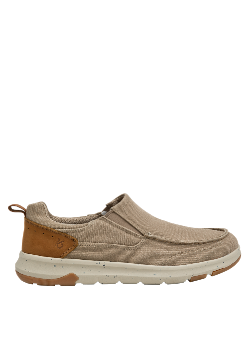 zapatilla beige casual de hombre en textil con detalles minimalistas y cuero sintético en el talón