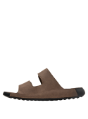 Sandalia café para hombre, diseño minimalista y funcional, ideal para combinar con atuendos casuales.